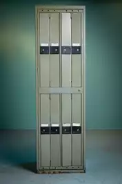 Image of 8 Door Uniform Locker (2)