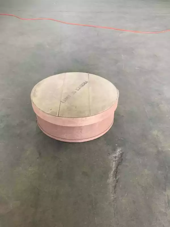 Image of Round Wooden Pie Box Large