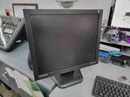 Image of Samsung 19" Monitor (Not Working)