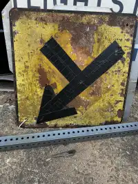 Image of Yellow Arrow Signage