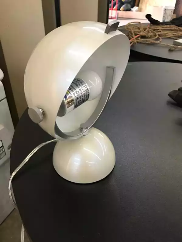 Image of Pearlescent Desk Lamp