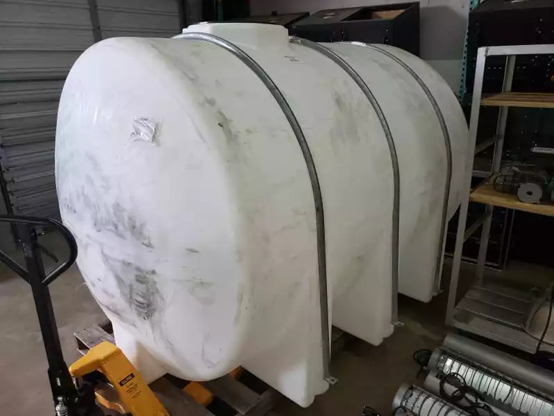 Image of 1325 Gallon Horizontal Leg Tank