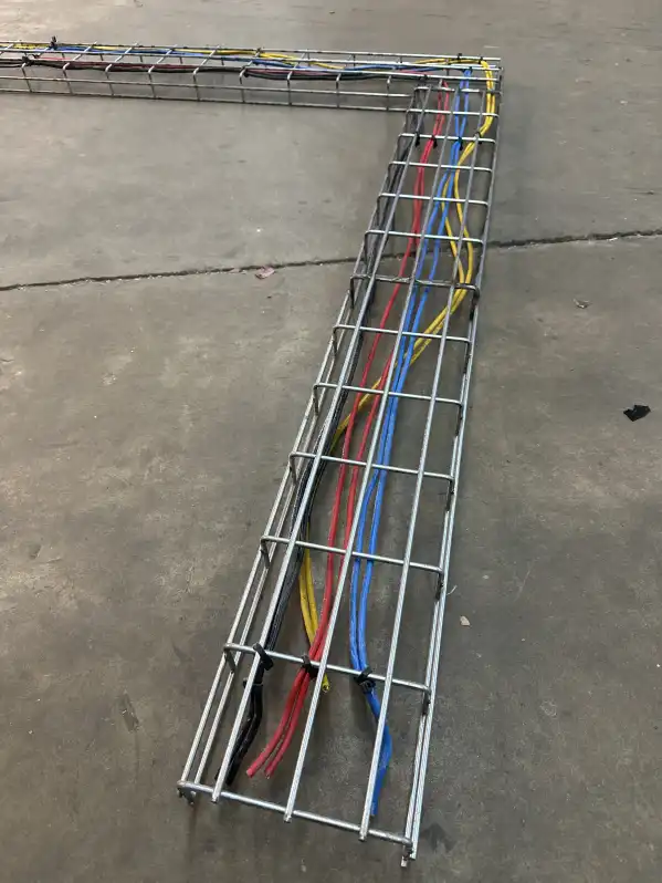 Image of Wire Cable Tray Dressed (Corner)